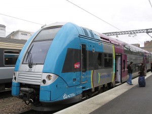 フランス国鉄地域圏急行TERの車両例